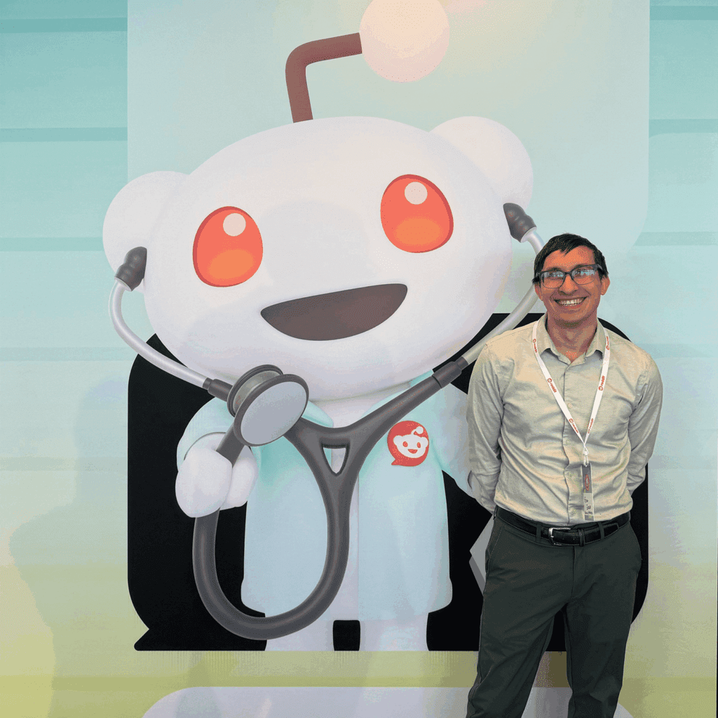Flynn hanging out with Snoo at Reddit's 2025 Health Summit