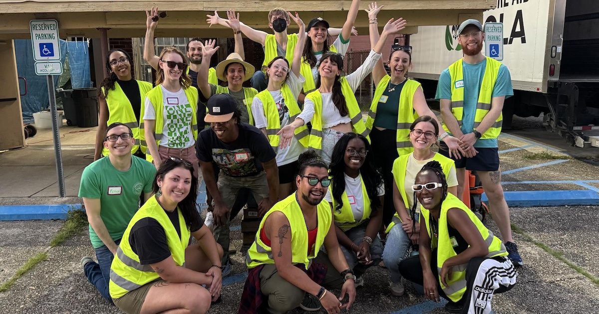 OO Volunteers taking a group photo together at a volunteering event